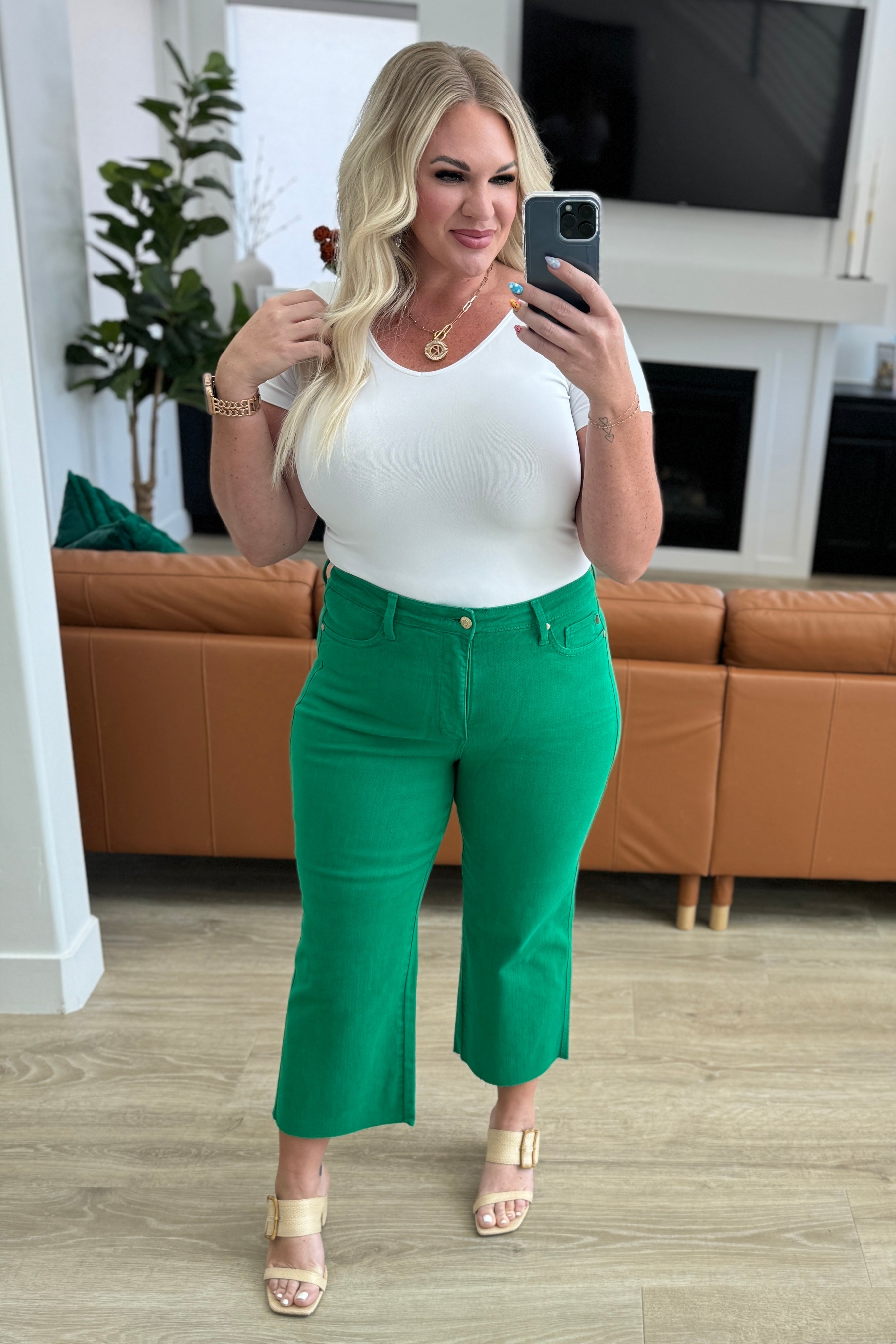 Lisa High Rise Control Top Wide Leg Crop Jeans in Kelly Green-Jeans-Ave Shops-Urban Threadz Boutique, Women's Fashion Boutique in Saugatuck, MI