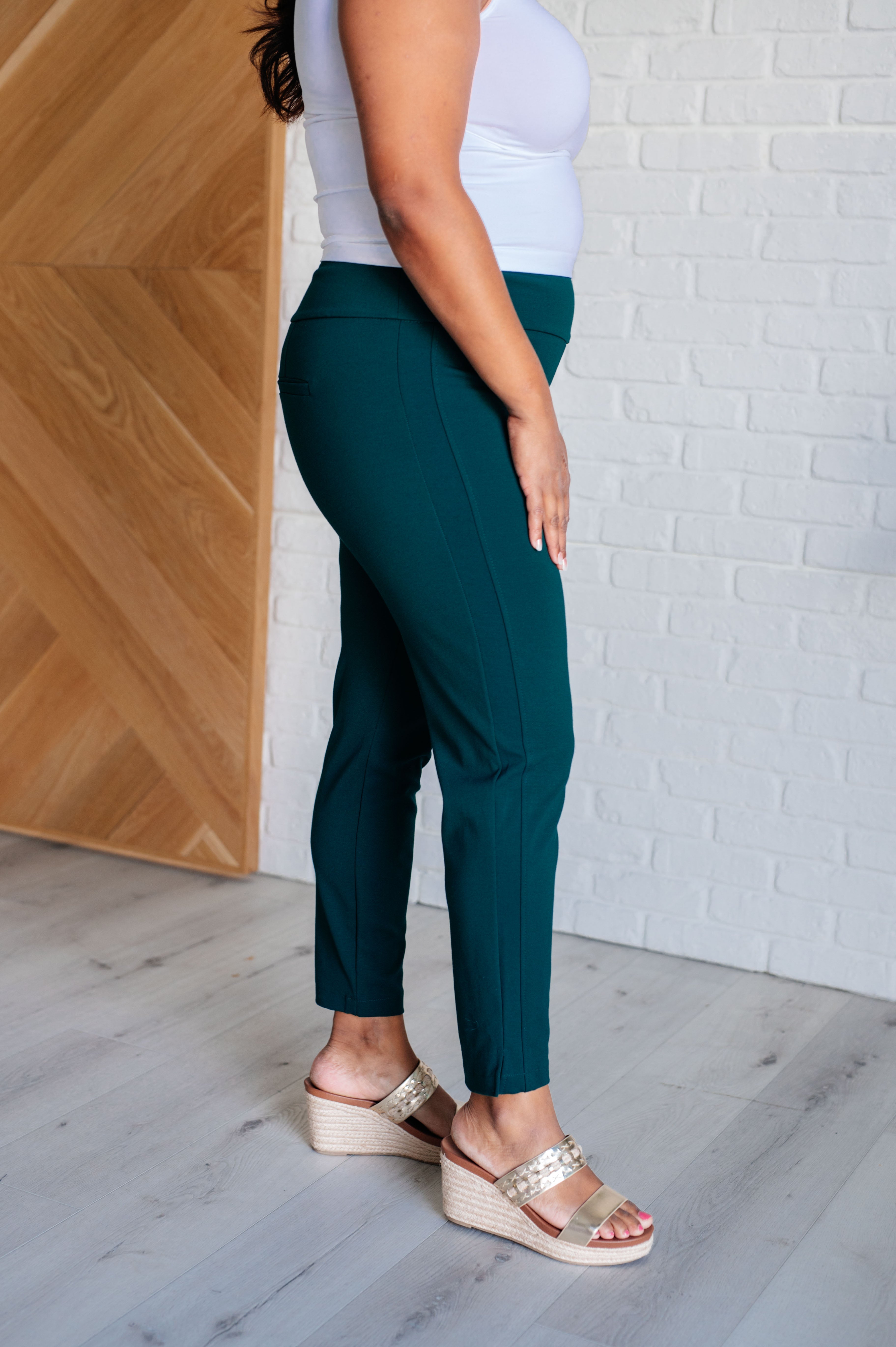 Magic Ankle Crop Skinny Pants in Hunter Green-Bottoms-Ave Shops-Urban Threadz Boutique, Women's Fashion Boutique in Saugatuck, MI