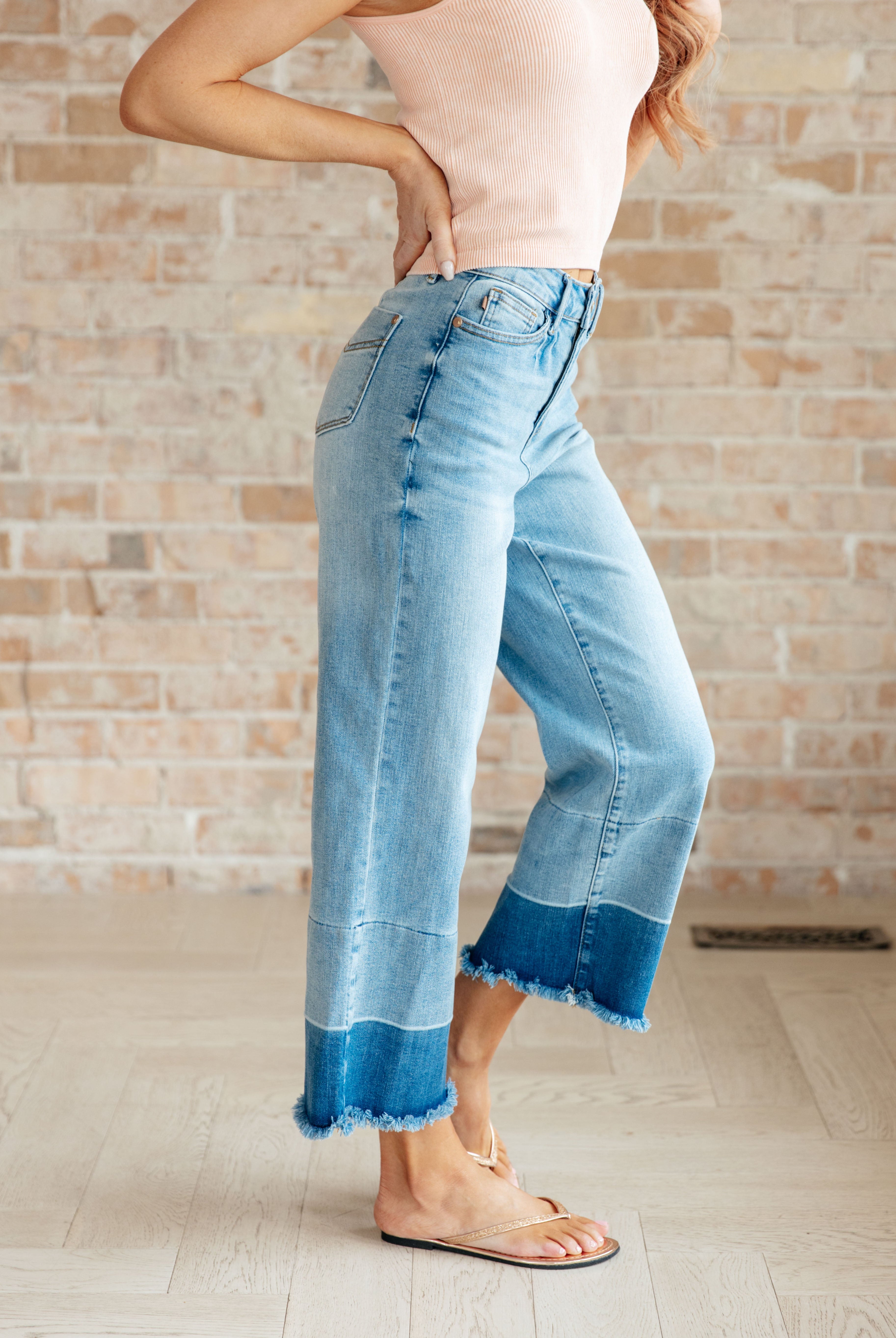 Olivia High Rise Wide Leg Crop Jeans in Medium Wash-Jeans-Ave Shops-Urban Threadz Boutique, Women's Fashion Boutique in Saugatuck, MI